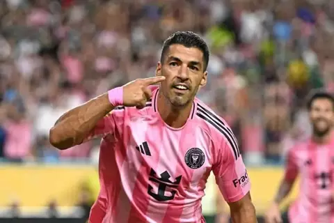 لويس سواريز يقترب من تمديد عقده مع إنتر ميامي